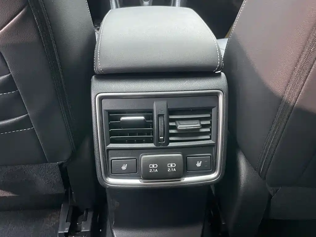 Subaru Forester 2023 — фото 27