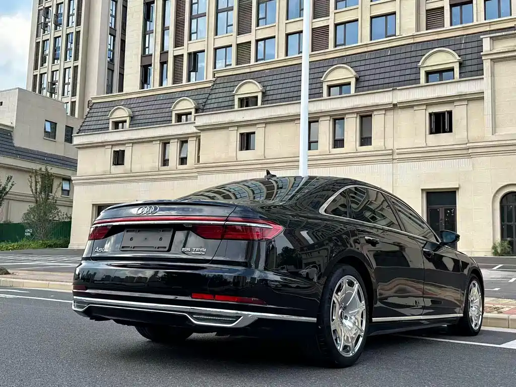 Audi A8 2022 — фото 11