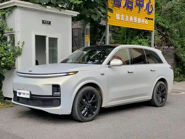 Li Auto L8 2023