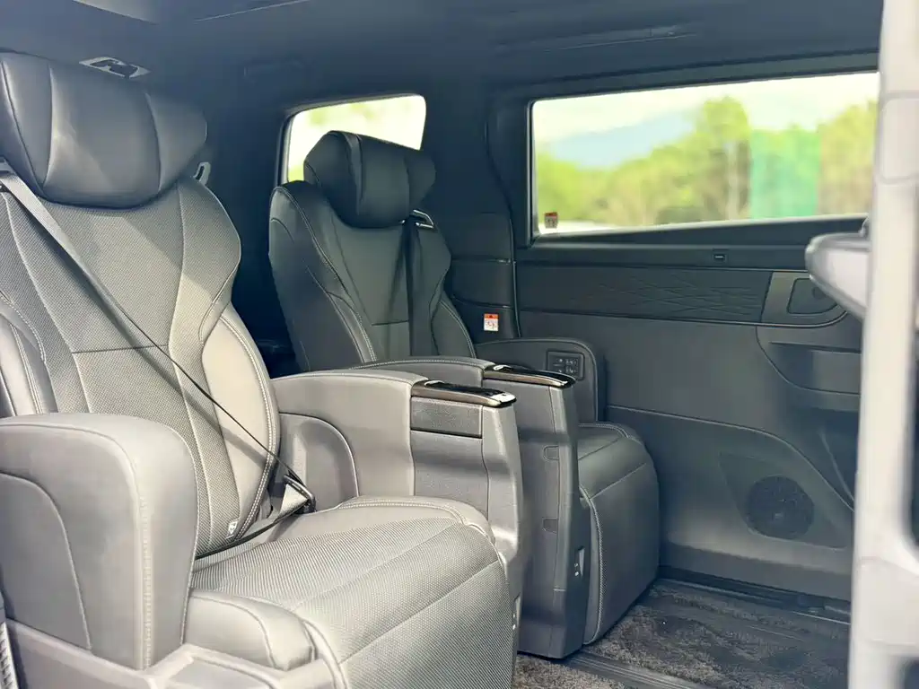 Toyota Alphard 2026 — фото 10
