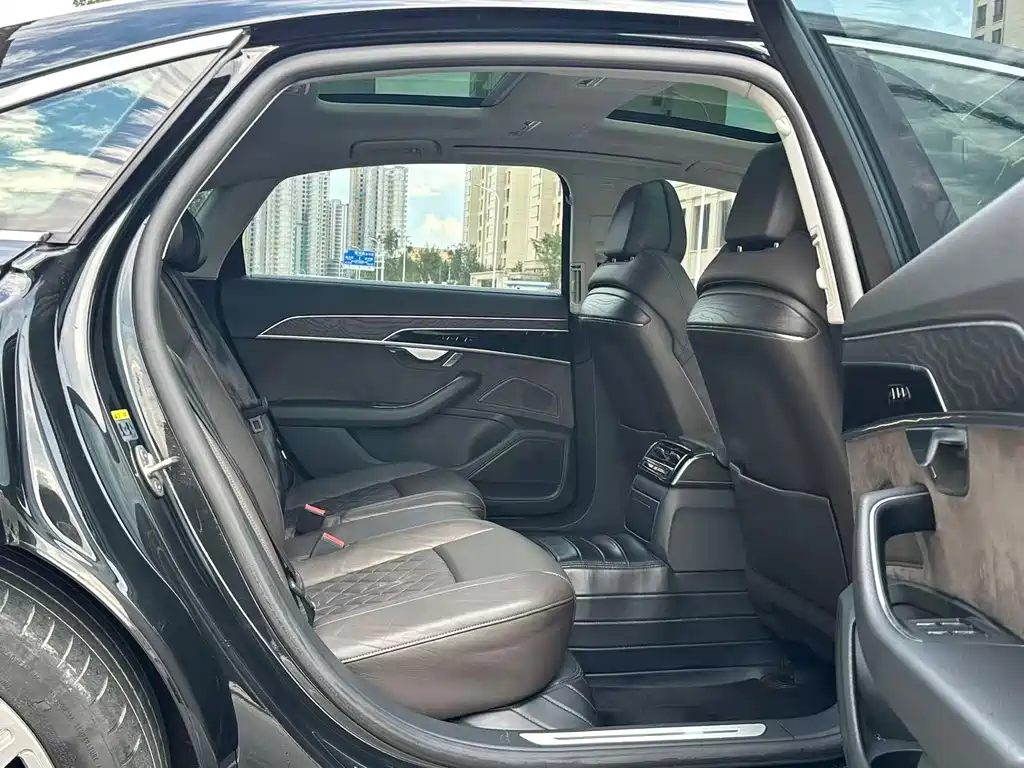 Audi A8 2022