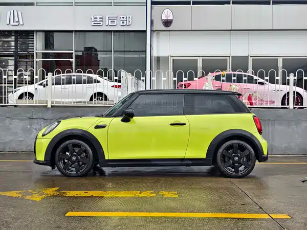 MINI MINI 2023