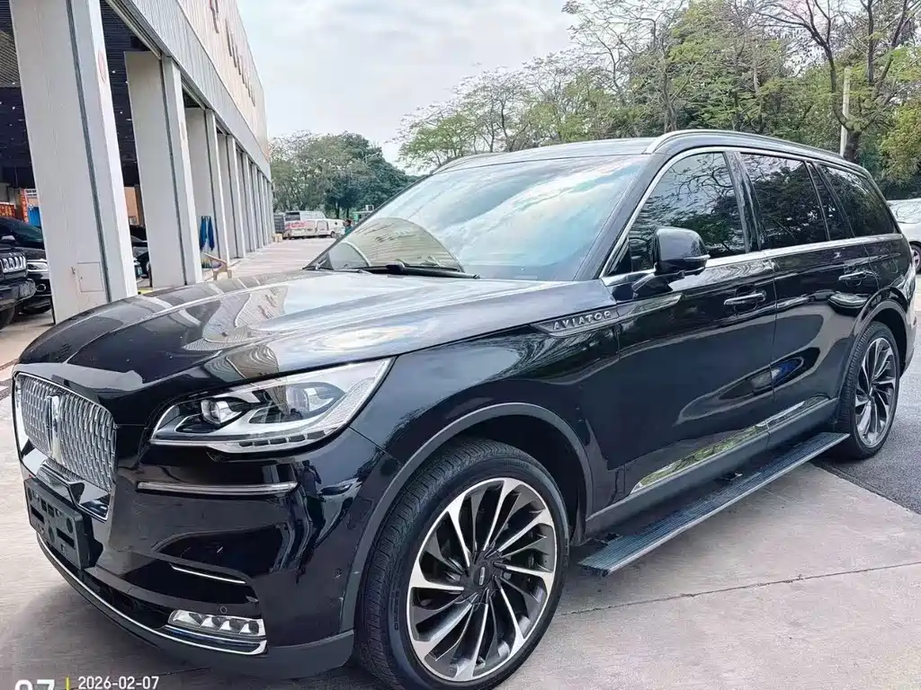 Lincoln Aviator 2022 — фото 1
