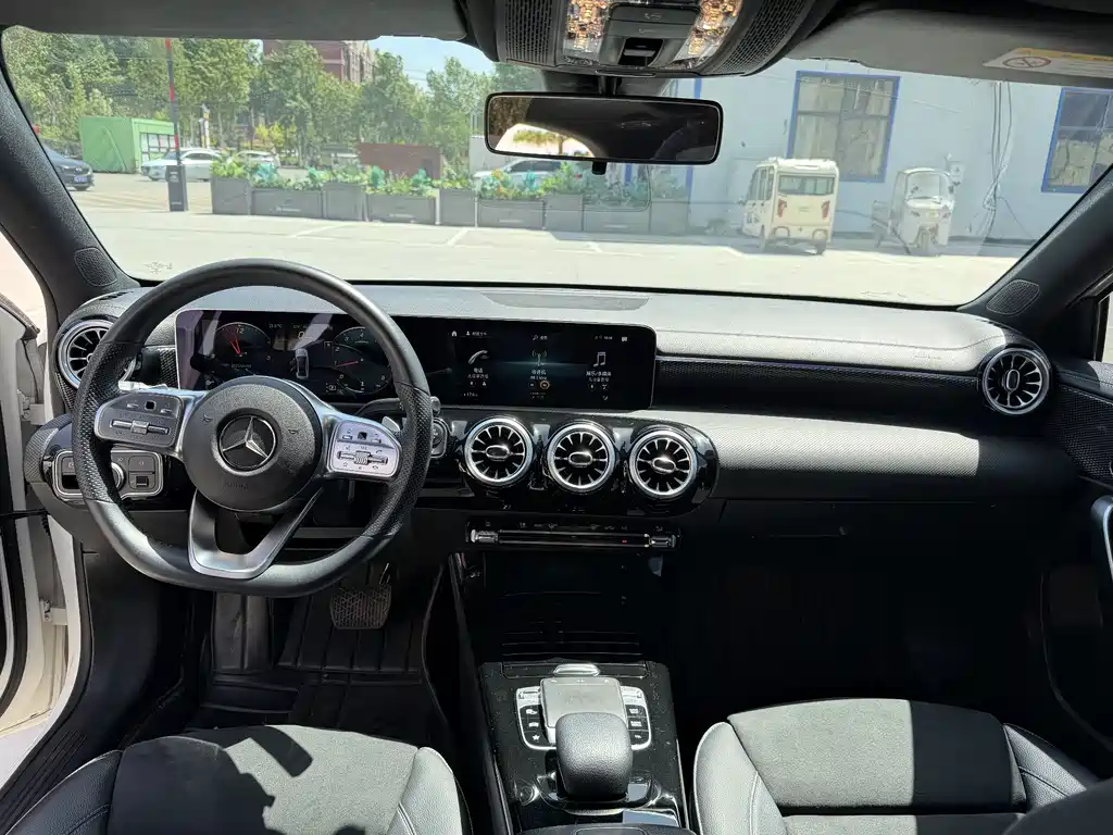 Mercedes-Benz A-Class 2019 — фото 8