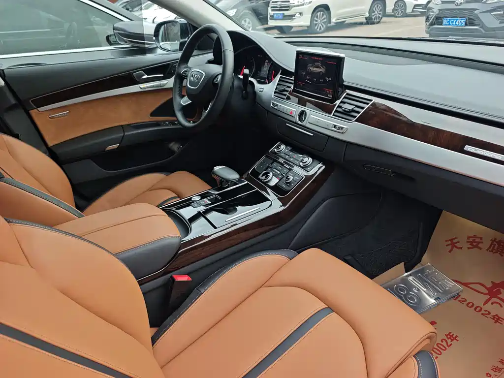 Audi A8 2018 — фото 19
