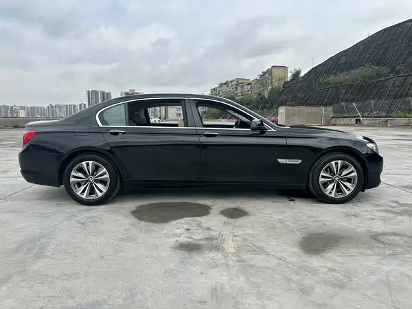 BMW 7 Series 2011