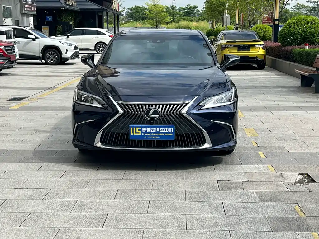 Lexus ES 2020 — фото 2