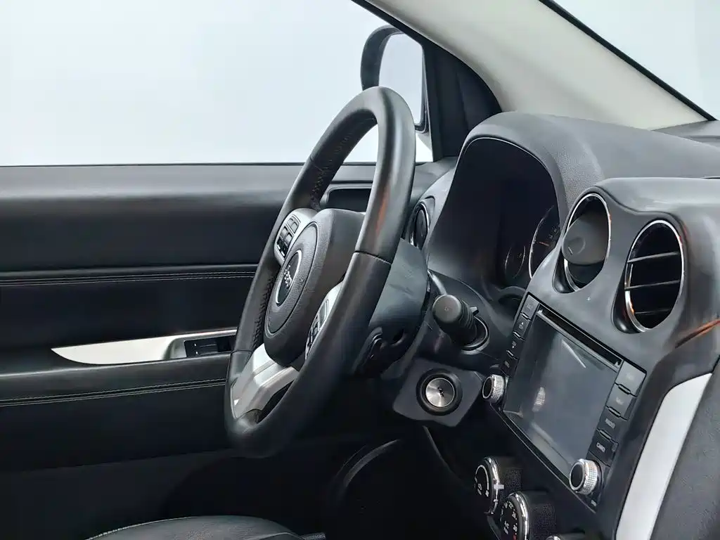 Jeep Compass 2014 — фото 22