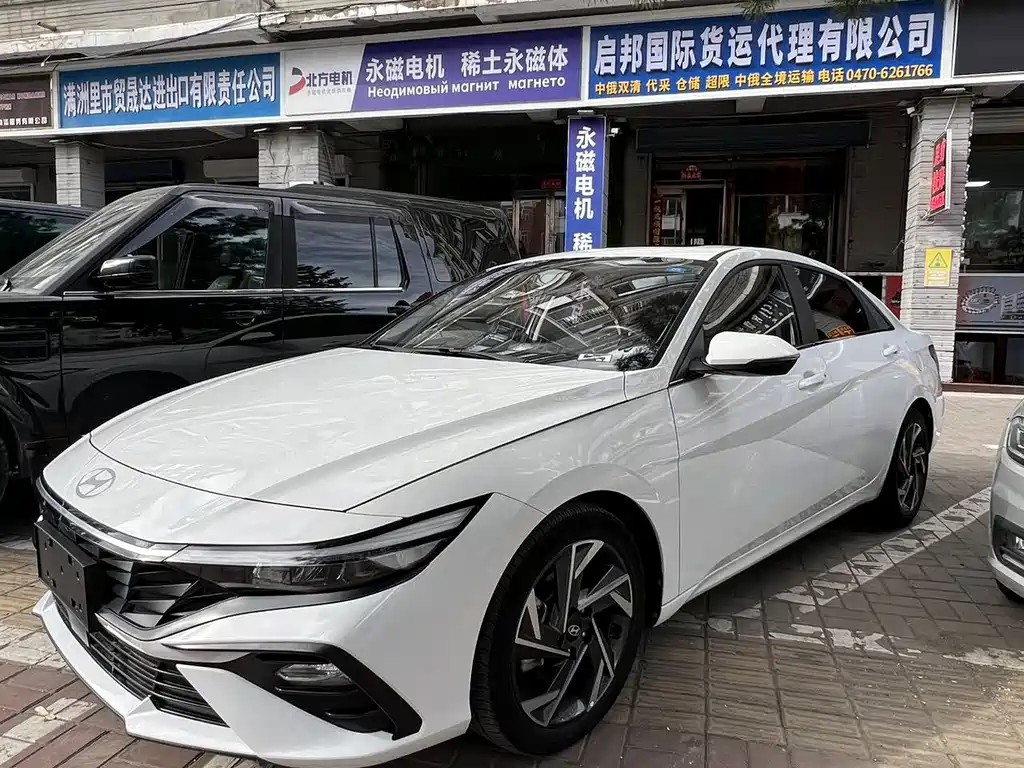 Hyundai Elantra 2023