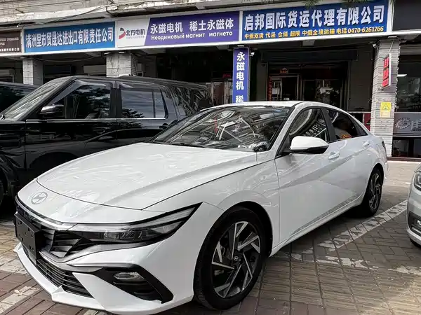 Hyundai Elantra 2023