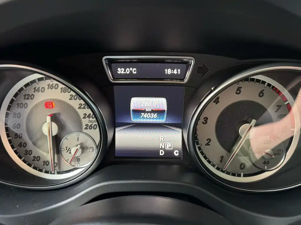 Mercedes-Benz GLA 2016