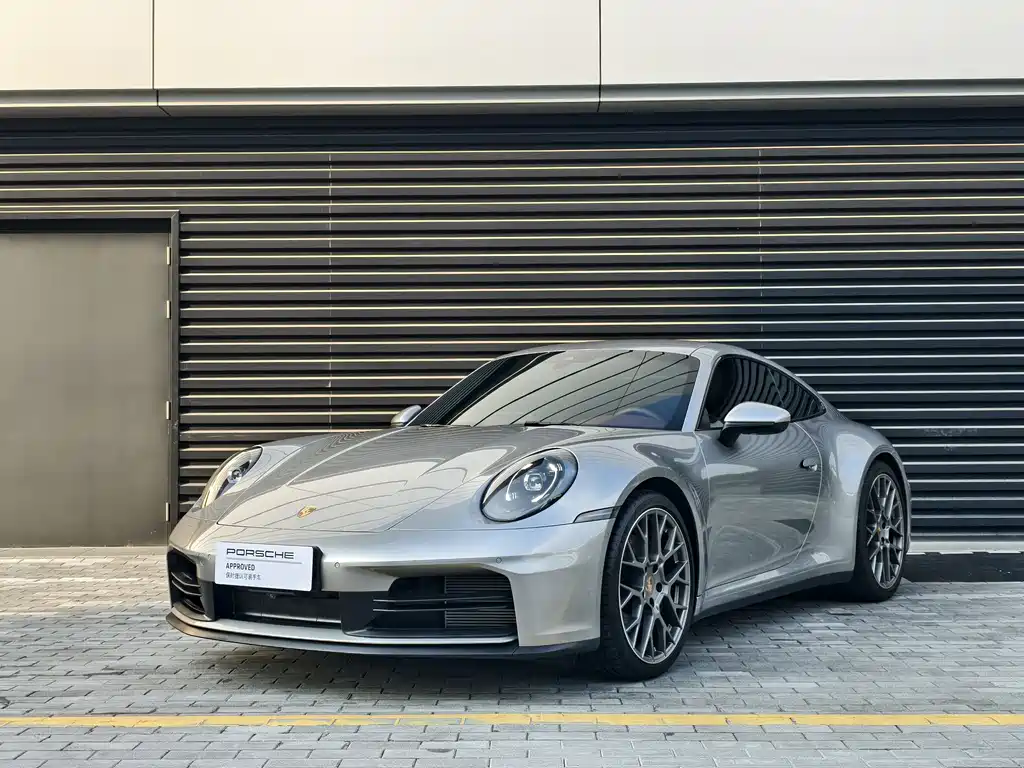 Porsche 911 2025