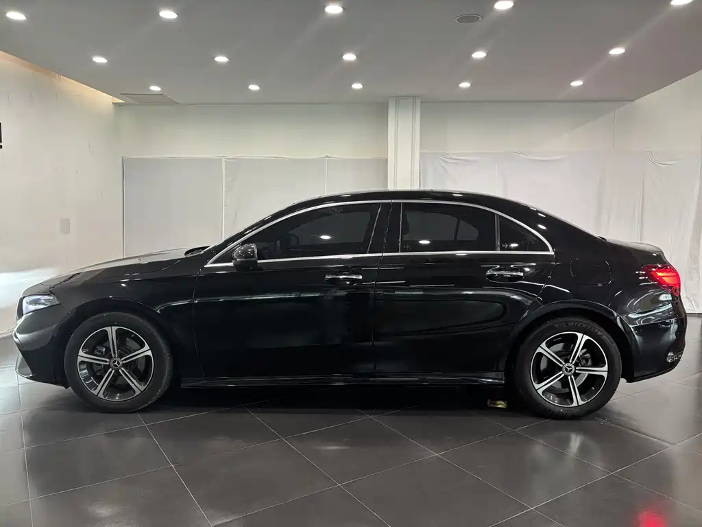 Mercedes-Benz A-Class 2023 — фото 20