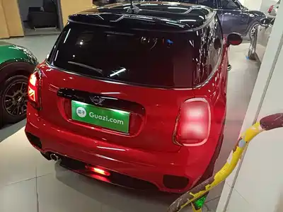MINI MINI 2020