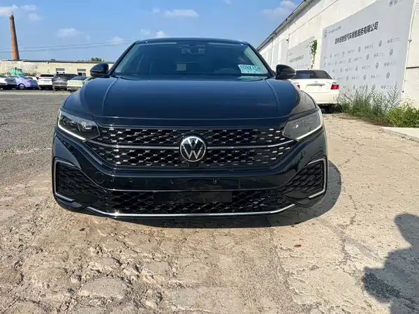 Volkswagen Passat 2023
