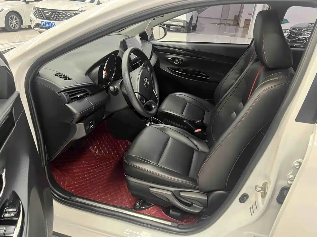 Toyota Yaris L 2022