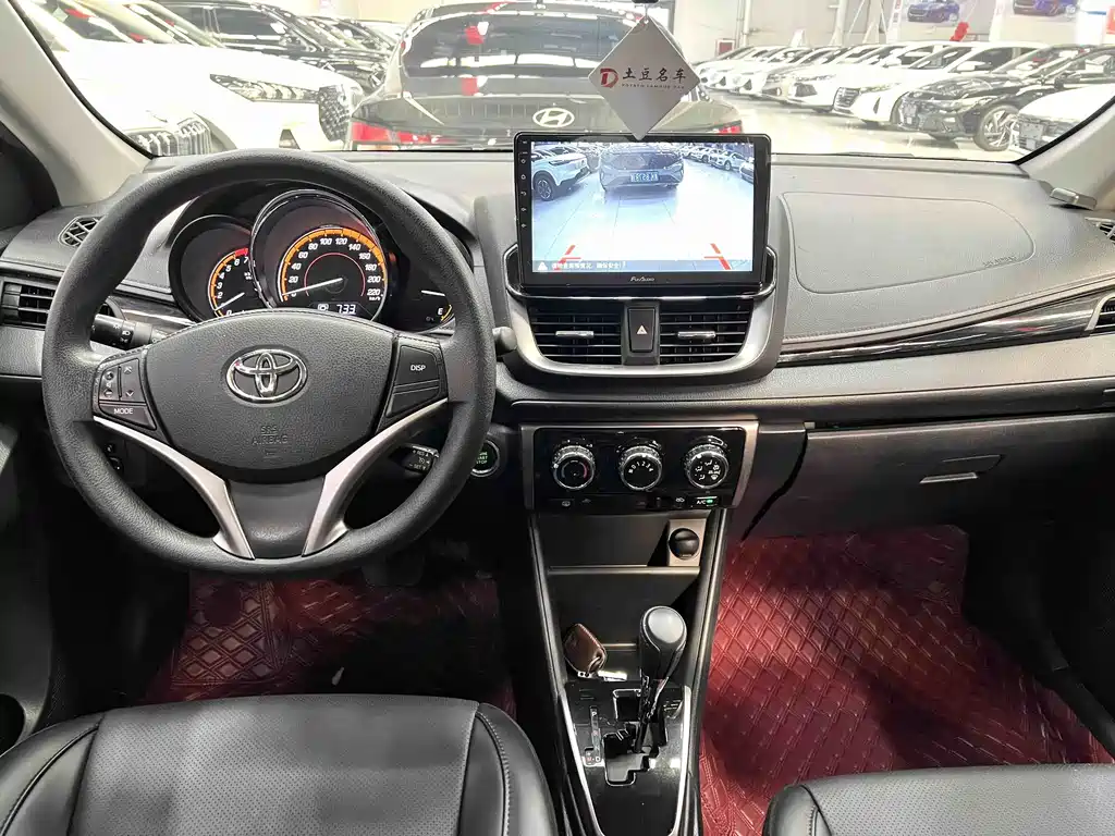 Toyota Yaris L 2022 — фото 9