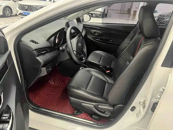 Toyota Yaris L 2022