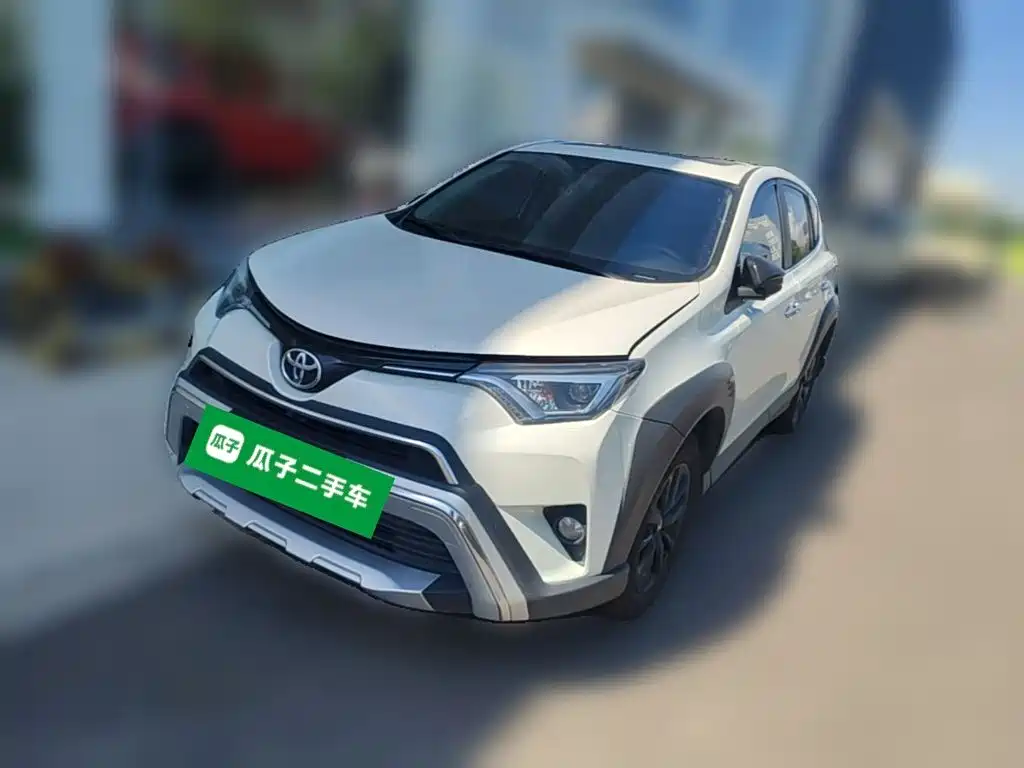 Toyota RAV4 2019 — фото 1