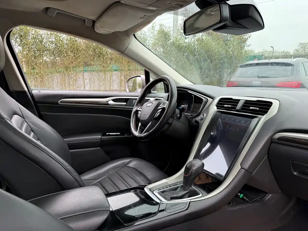 Ford Mondeo 2015 — фото 15
