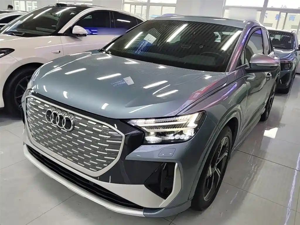 Audi Q4 e-tron 2023 — фото 2