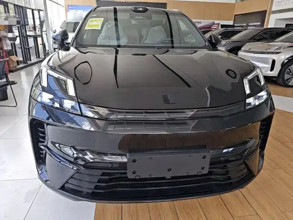 Lynk & Co 08 EM-P 2026