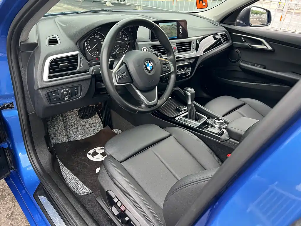 BMW 1 Series 2018 — фото 6