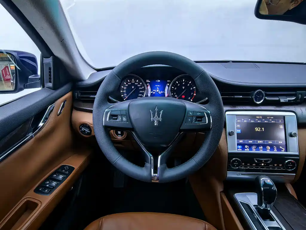 Maserati Quattroporte 2015 — фото 9