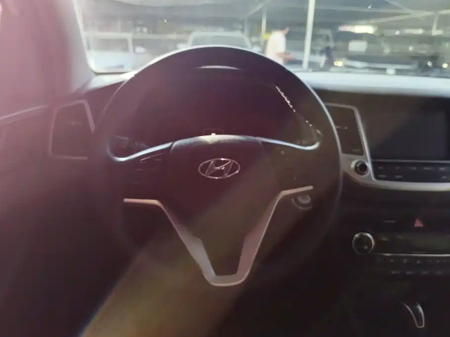 Hyundai Tucson 2017 — фото 15