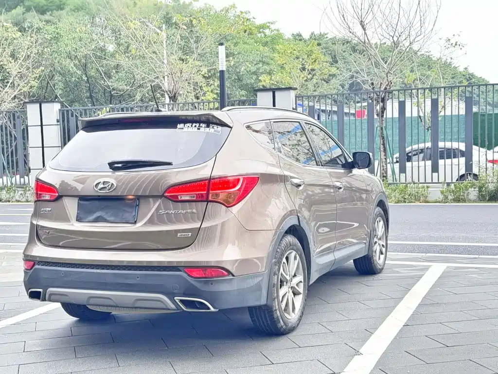 Hyundai Santa Fe 2014 — фото 9