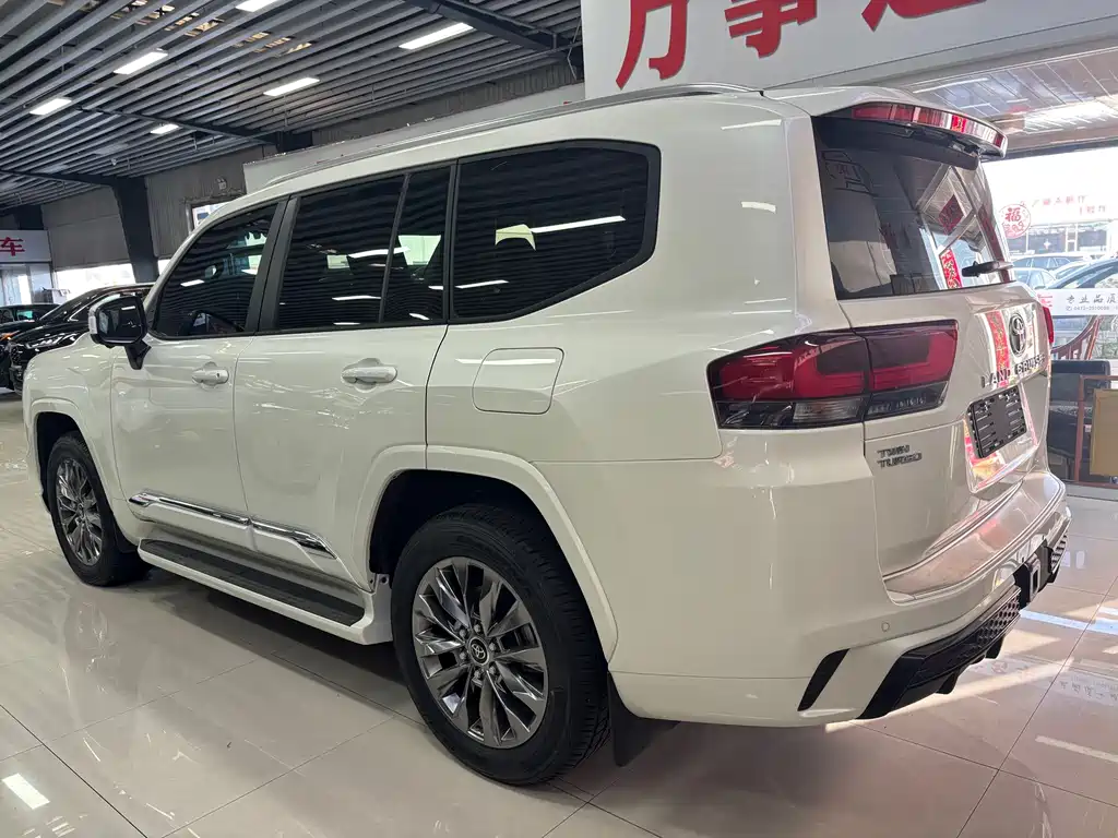 Toyota Land Cruiser 2026 — фото 12