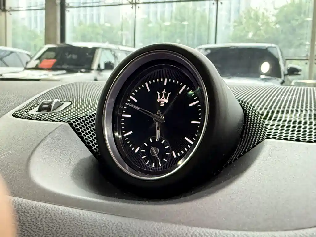 Maserati Levante 2021 — фото 17