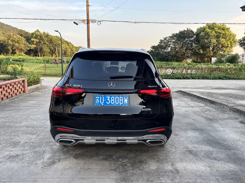 Mercedes-Benz GLC 2023
