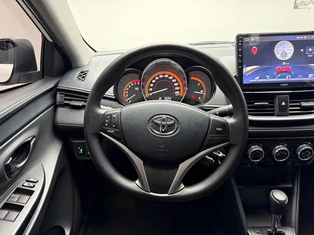 Toyota Yaris L 2022 — фото 19