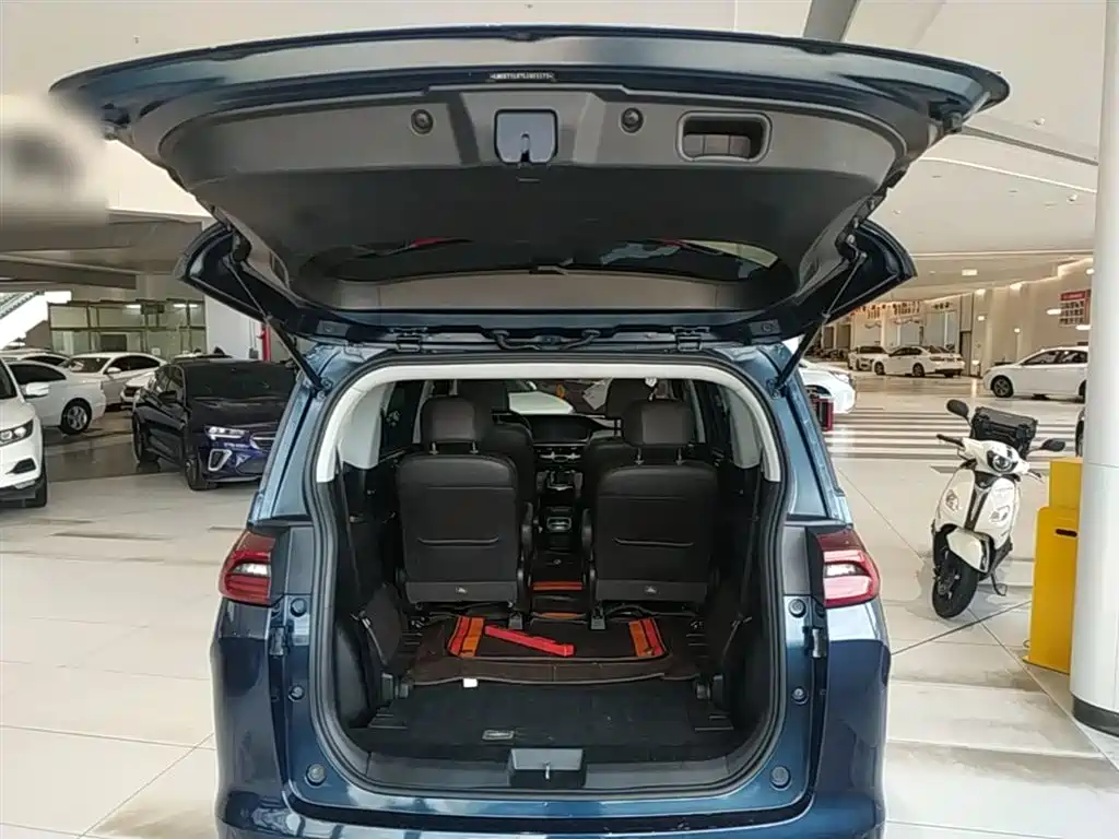 GAC Motor Trumpchi M6 2020 — фото 19
