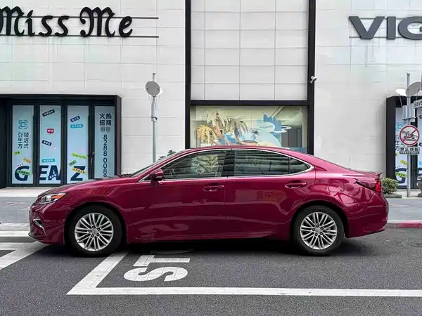 Lexus ES 2015