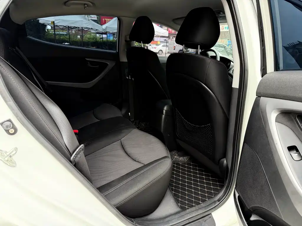 Hyundai Elantra Langdong 2015 — фото 11