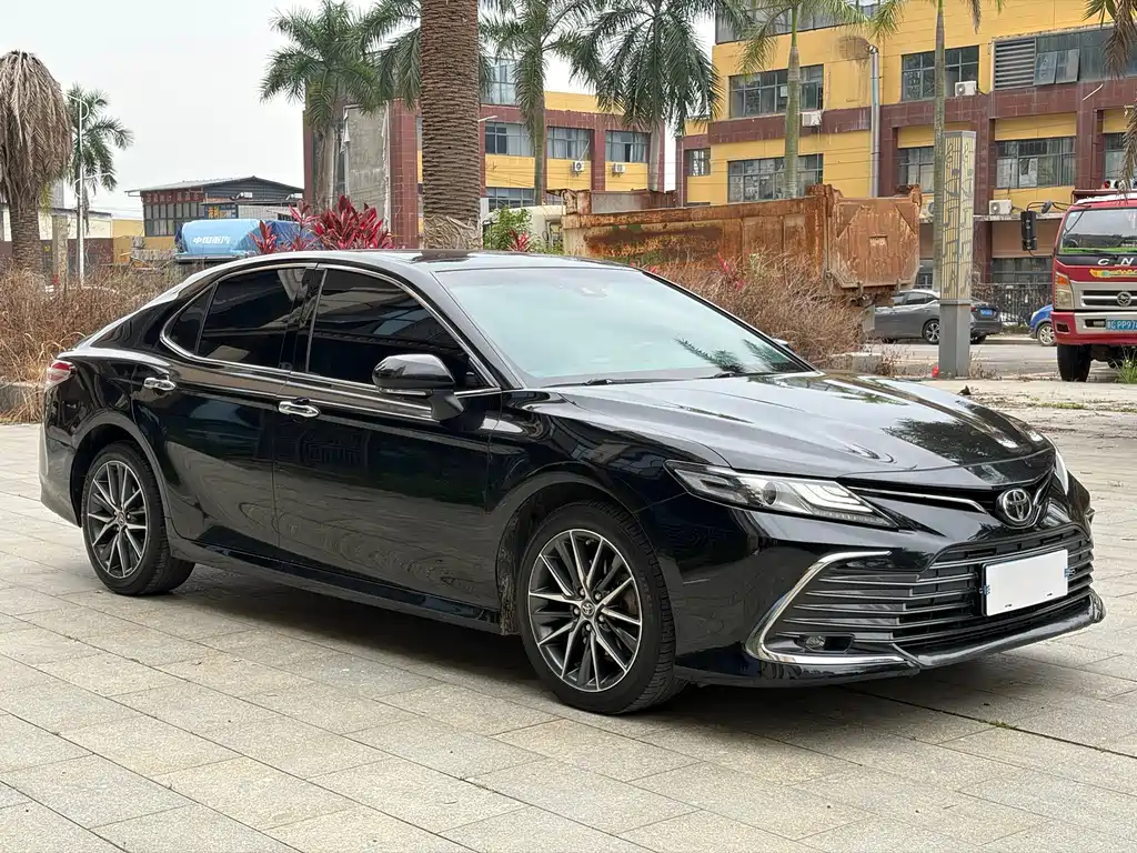 Toyota Camry 2021 — фото 3