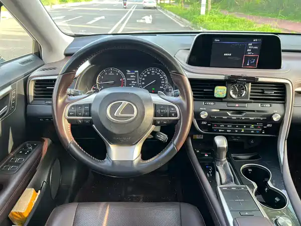 Lexus RX 2020