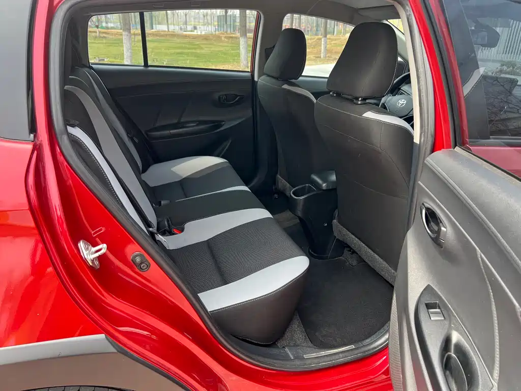 Toyota Yaris L 2019 — фото 17