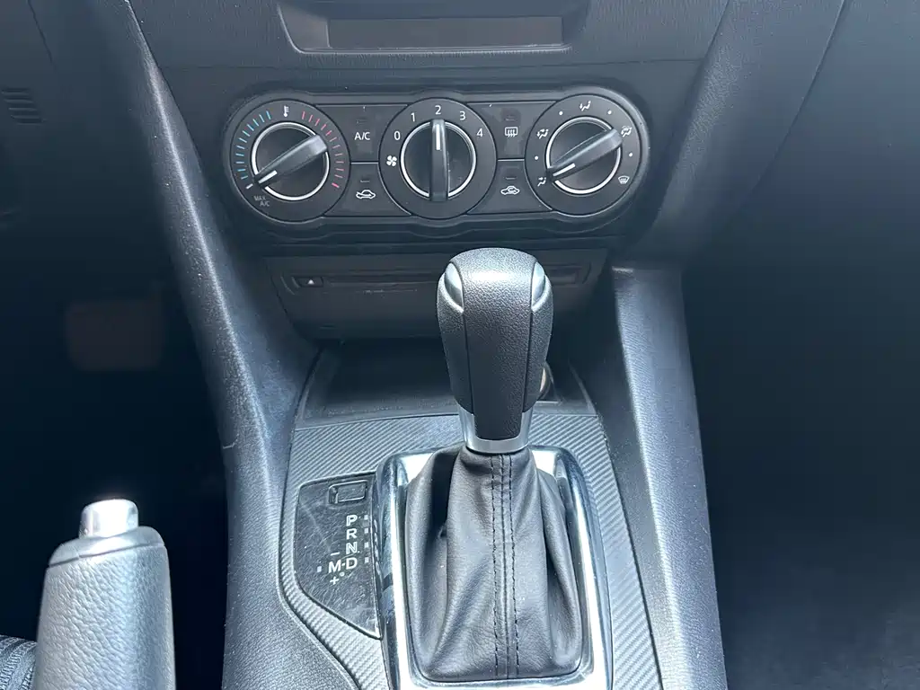 Mazda 3 Axela 2016 — фото 11