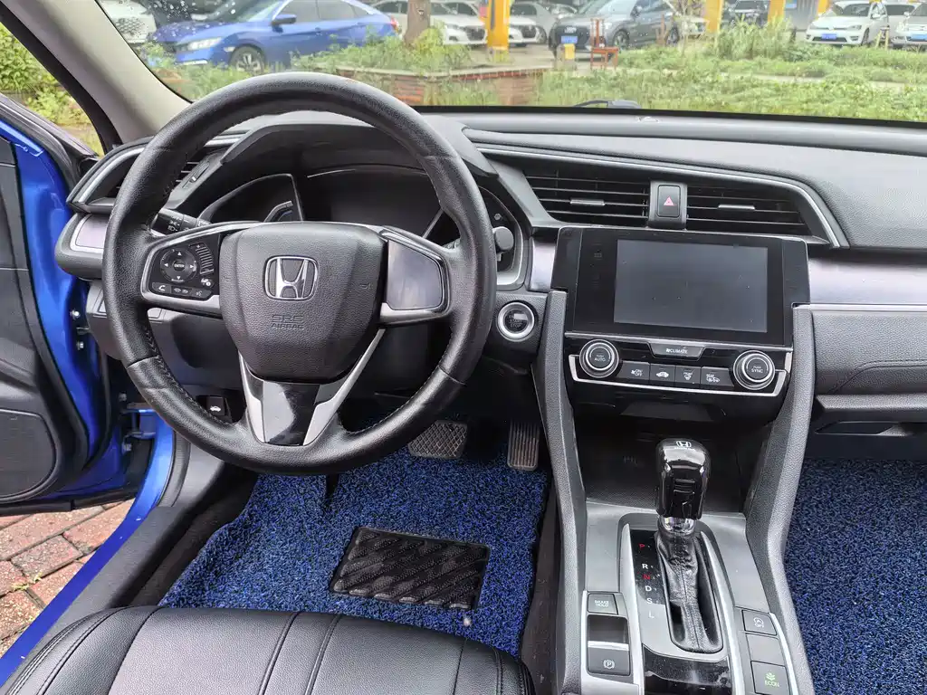 Honda Civic 2017 — фото 11