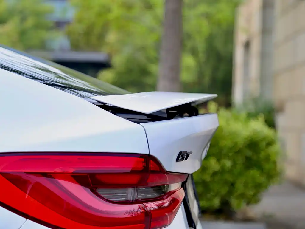 BMW 6 Series GT 2018 — фото 9