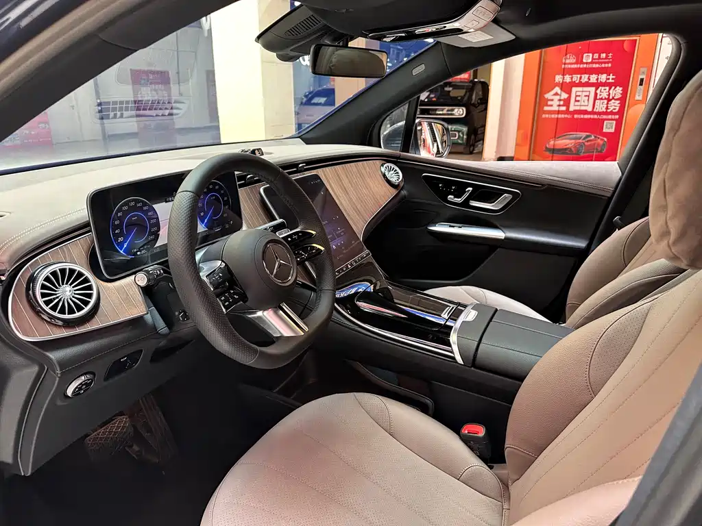 Mercedes-Benz EQE SUV 2023 — фото 13