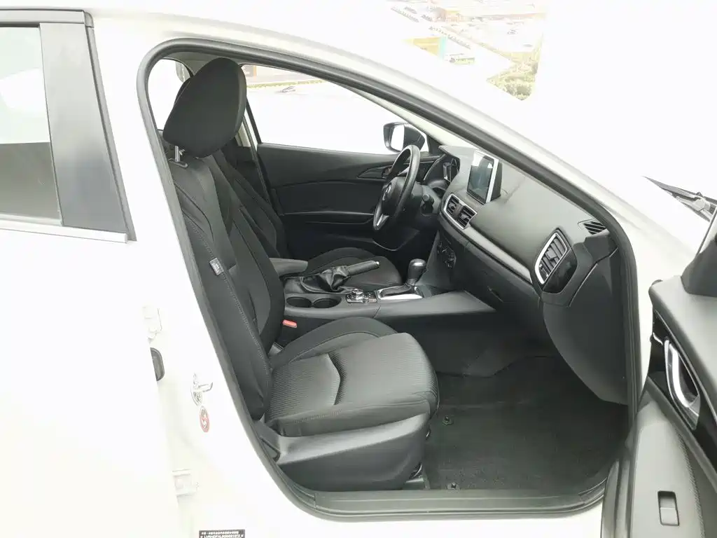 Mazda 3 Axela 2016 — фото 23