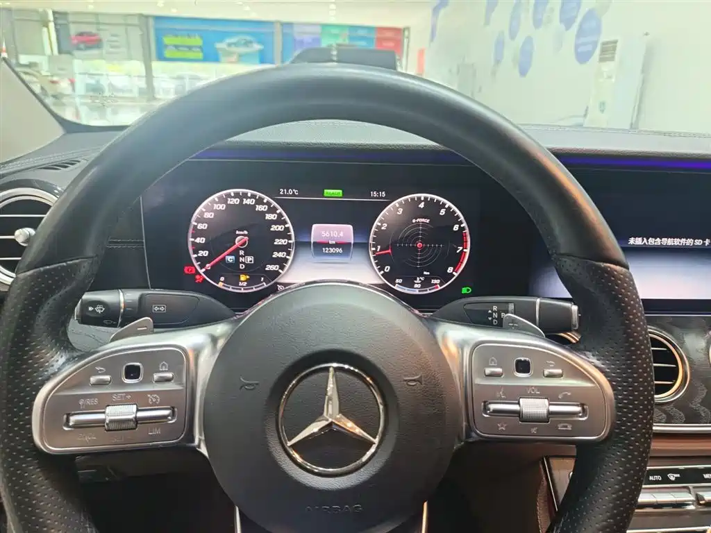 Mercedes-Benz E-Class 2019 — фото 12