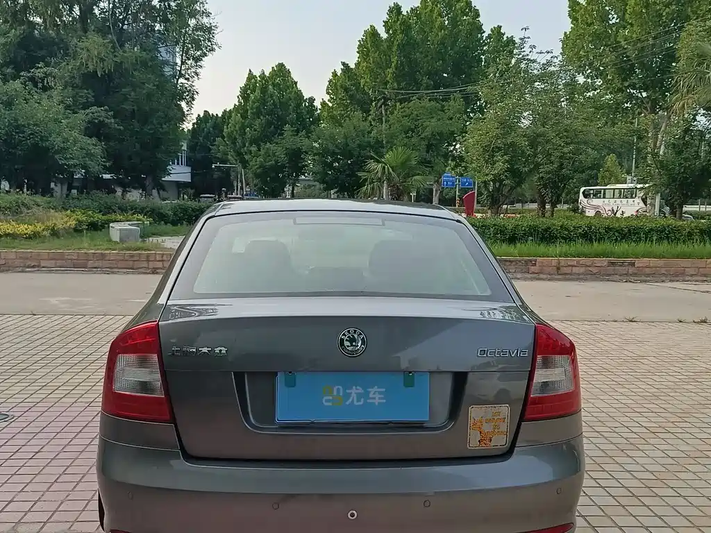 Skoda Octavia 2010 — фото 15