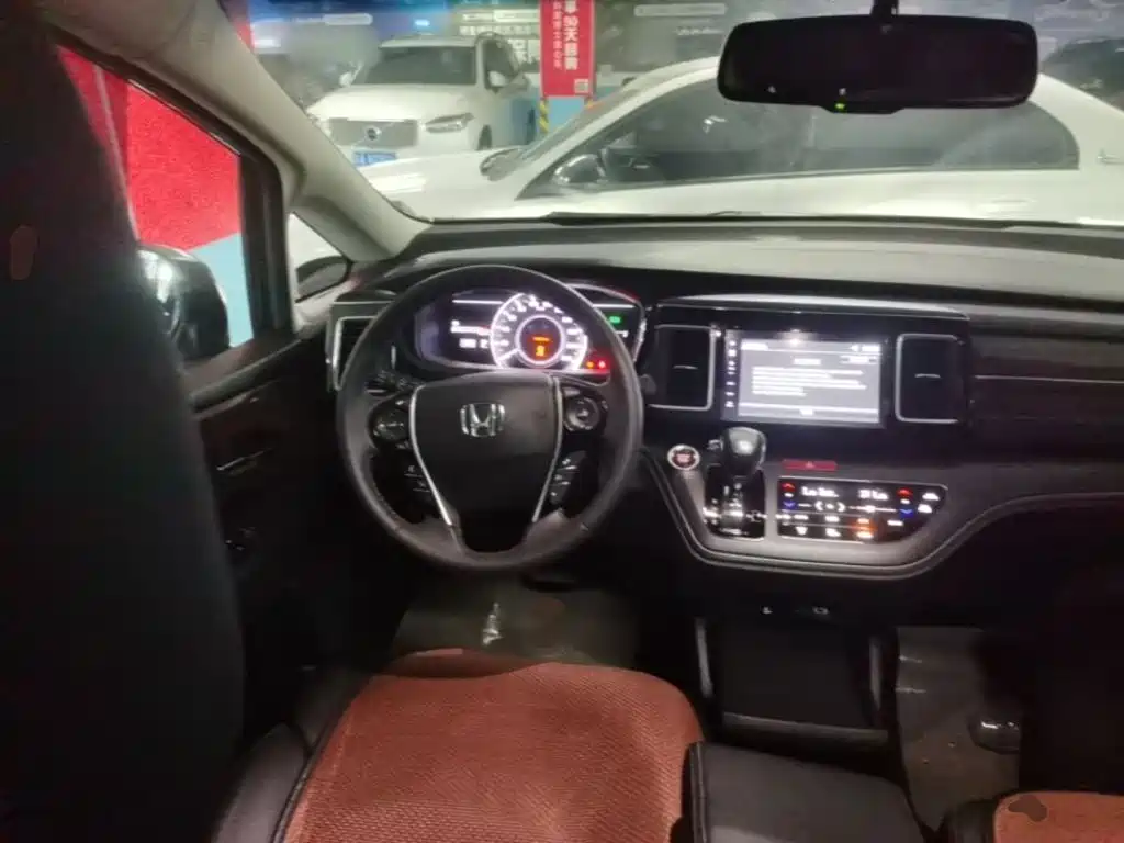 Honda Elysion 2018 — фото 11