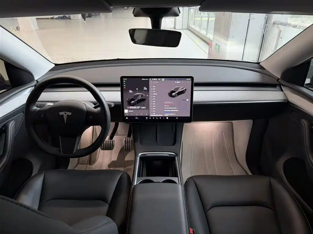 Tesla Model Y 2023