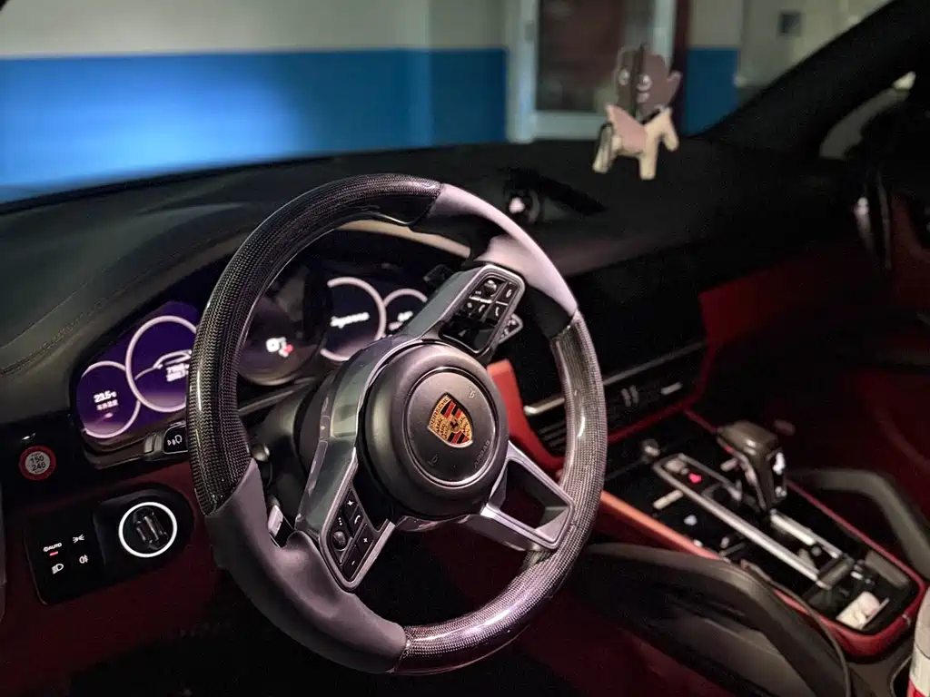 Porsche Cayenne 2022